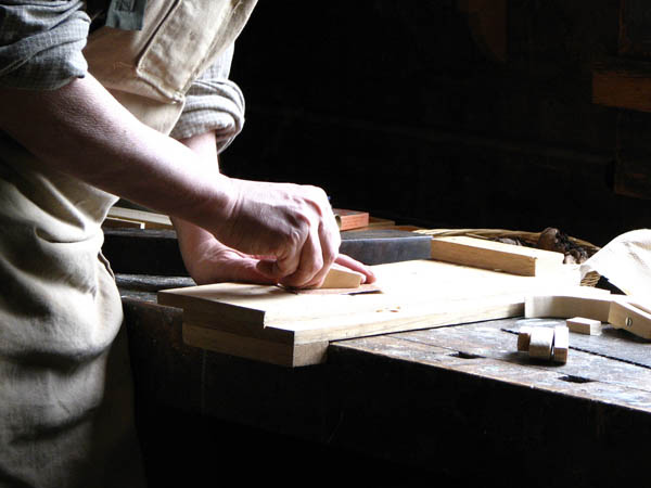 Ofrecemos un servicio de <strong>carpinterÃ­a  de madera y ebanisterÃ­a en Gata de Gorgos</strong> adaptado a las necesidades del <strong>cliente</strong>.